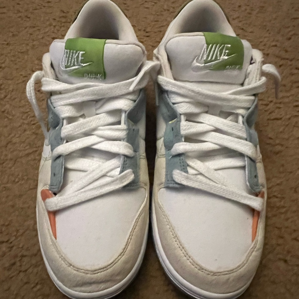 NWOT Nike dunks size 9.5w